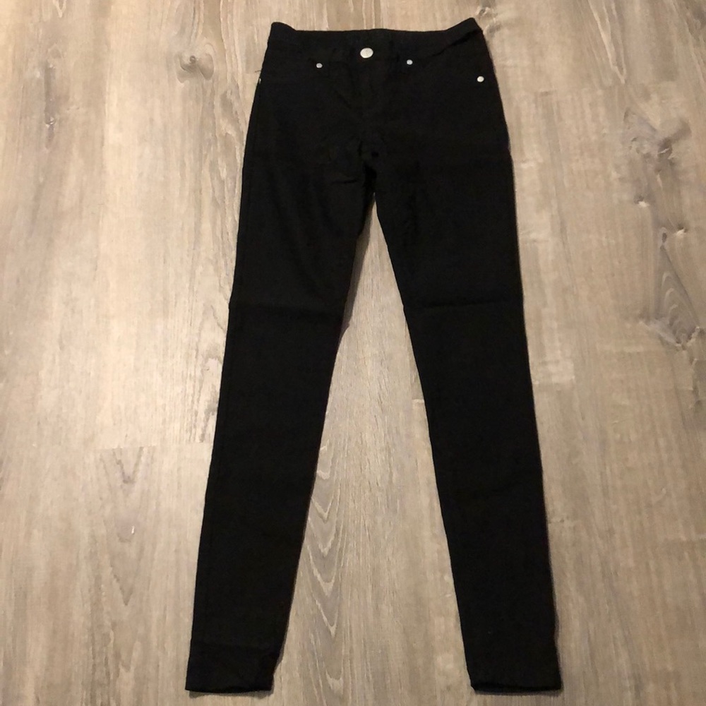 Black stretchy jeans